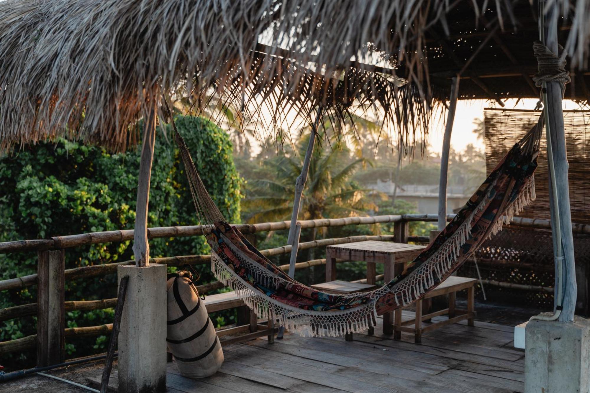 Gaia Ocean Surf Yoga Hostel Ahangama Exterior photo